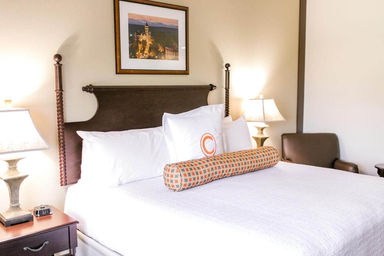 Hotel F. Martin Clemson